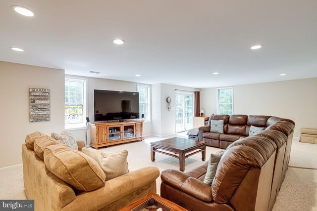 11901 CHAPEL RD, Clifton, VA 20124