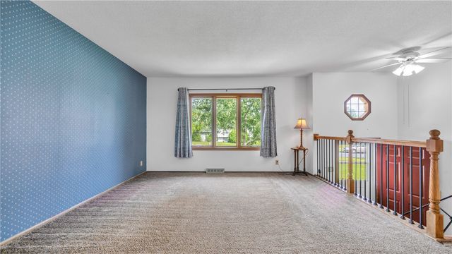 241 Norman Drive NE, Cedar Rapids, IA 52402