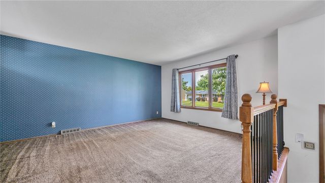 241 Norman Drive NE, Cedar Rapids, IA 52402