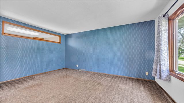 241 Norman Drive NE, Cedar Rapids, IA 52402