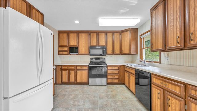 241 Norman Drive NE, Cedar Rapids, IA 52402