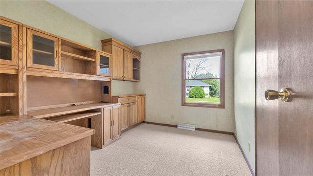 241 Norman Drive NE, Cedar Rapids, IA 52402