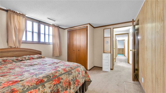 241 Norman Drive NE, Cedar Rapids, IA 52402