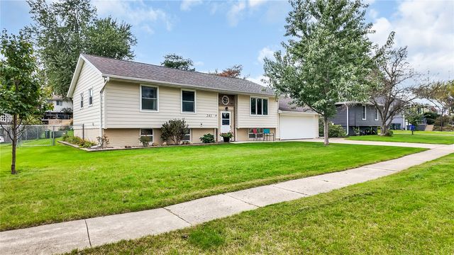 241 Norman Drive NE, Cedar Rapids, IA 52402