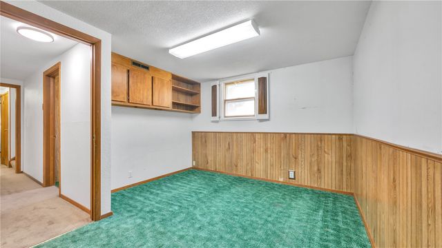 241 Norman Drive NE, Cedar Rapids, IA 52402