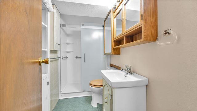 241 Norman Drive NE, Cedar Rapids, IA 52402