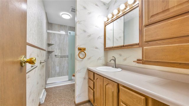 241 Norman Drive NE, Cedar Rapids, IA 52402