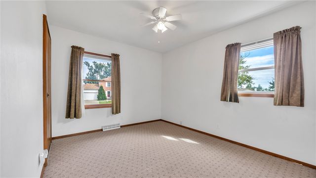 241 Norman Drive NE, Cedar Rapids, IA 52402