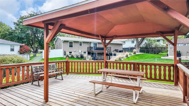 241 Norman Drive NE, Cedar Rapids, IA 52402