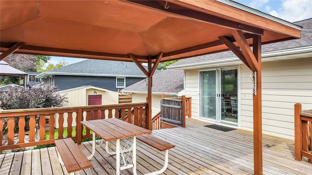241 Norman Drive NE, Cedar Rapids, IA 52402