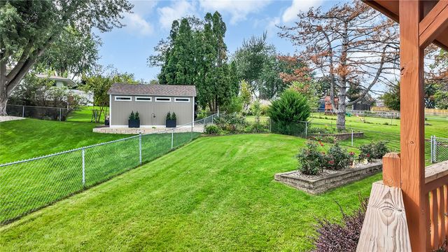 241 Norman Drive NE, Cedar Rapids, IA 52402