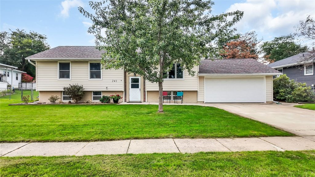 241 Norman Drive NE, Cedar Rapids, IA 52402