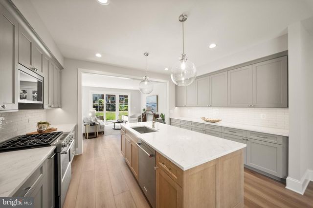 31 E REED AVE, Alexandria, VA 22305
