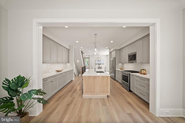 31 E REED AVE, Alexandria, VA 22305