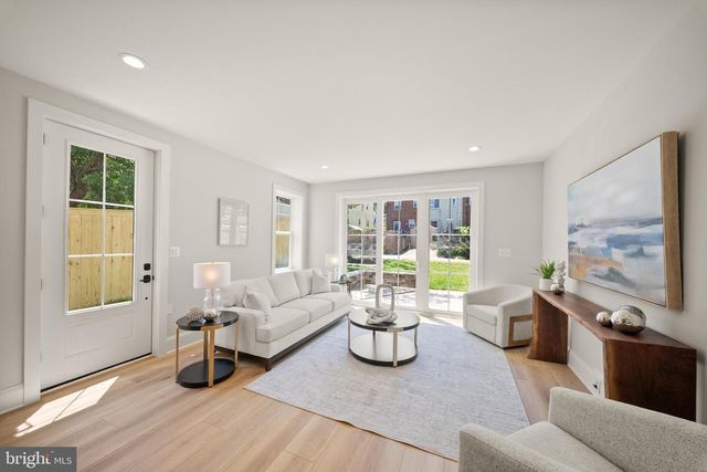 31 E REED AVE, Alexandria, VA 22305