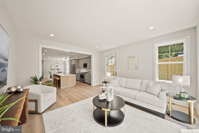 31 E REED AVE, Alexandria, VA 22305