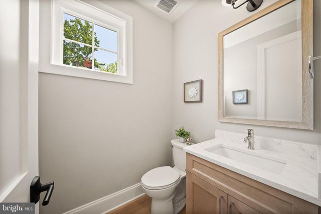 31 E REED AVE, Alexandria, VA 22305