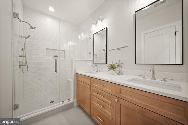 31 E REED AVE, Alexandria, VA 22305