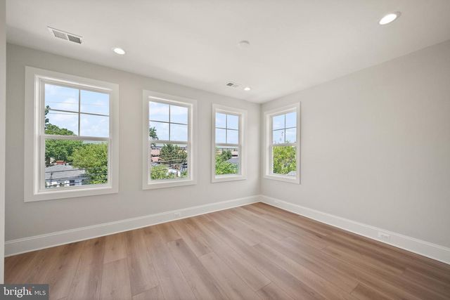 31 E REED AVE, Alexandria, VA 22305