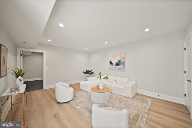 31 E REED AVE, Alexandria, VA 22305