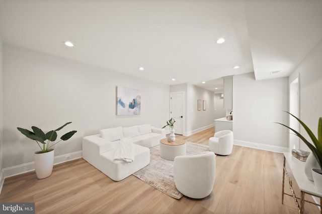 31 E REED AVE, Alexandria, VA 22305