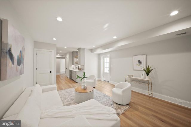 31 E REED AVE, Alexandria, VA 22305