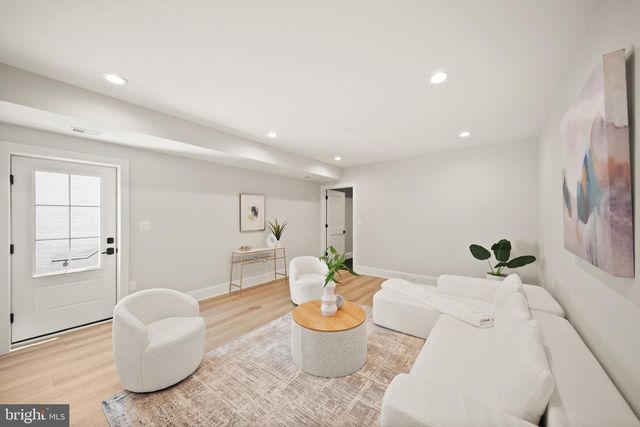 31 E REED AVE, Alexandria, VA 22305