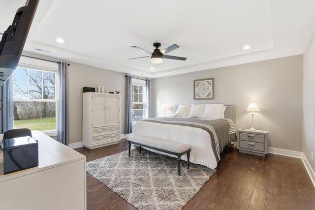 823 11th Street SW, Demotte, IN 46310