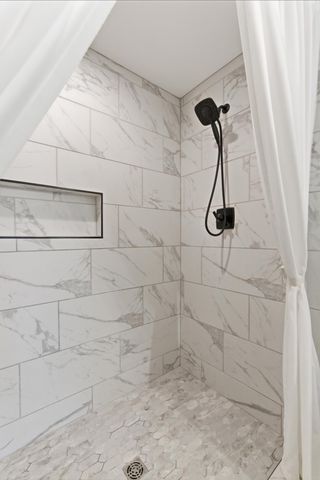 823 11th Street SW, Demotte, IN 46310