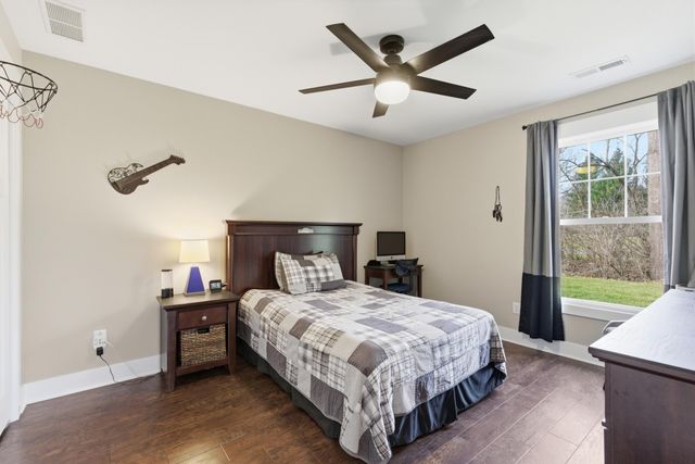 823 11th Street SW, Demotte, IN 46310