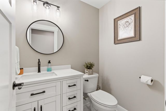 823 11th Street SW, Demotte, IN 46310