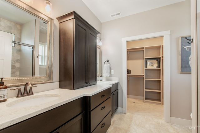 4433 S Lava Springs Loop, Nampa, ID 83686