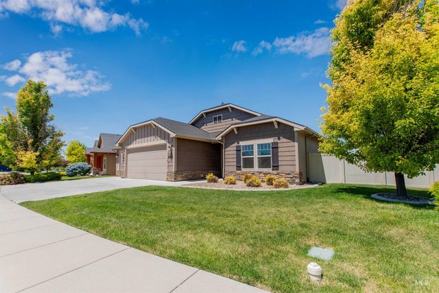 4433 S Lava Springs Loop, Nampa, ID 83686
