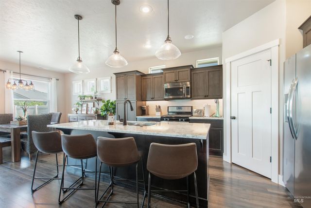 4433 S Lava Springs Loop, Nampa, ID 83686