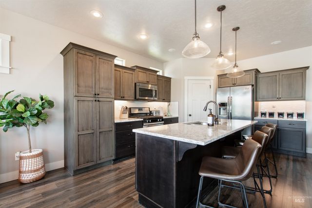 4433 S Lava Springs Loop, Nampa, ID 83686