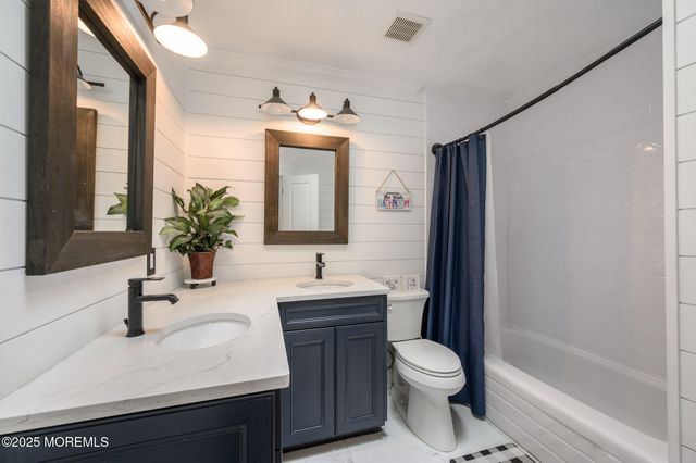 12 Dantley Drive, Howell, NJ 07731