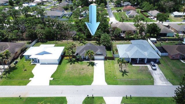 1634 SW Duclair Avenue, Port St. Lucie, FL 34953