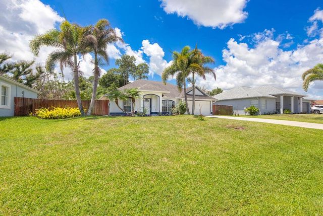 1634 SW Duclair Avenue, Port St. Lucie, FL 34953