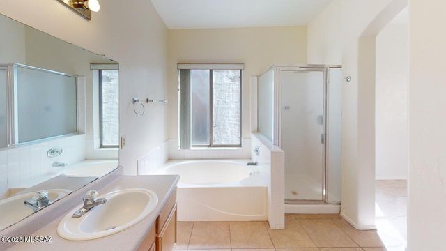 5534 S Gainsborough Road, Tucson, AZ 85746
