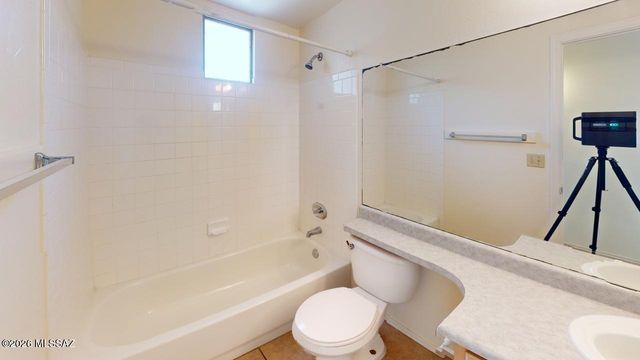 5534 S Gainsborough Road, Tucson, AZ 85746