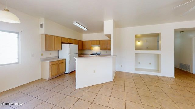 5534 S Gainsborough Road, Tucson, AZ 85746