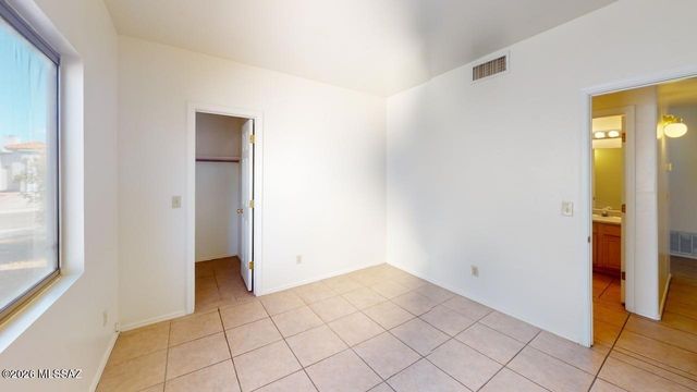 5534 S Gainsborough Road, Tucson, AZ 85746