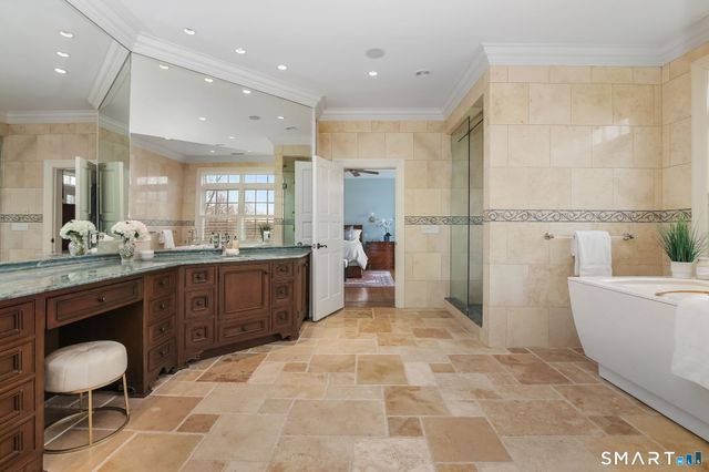 111 Parish Lane, New Canaan, CT 06840