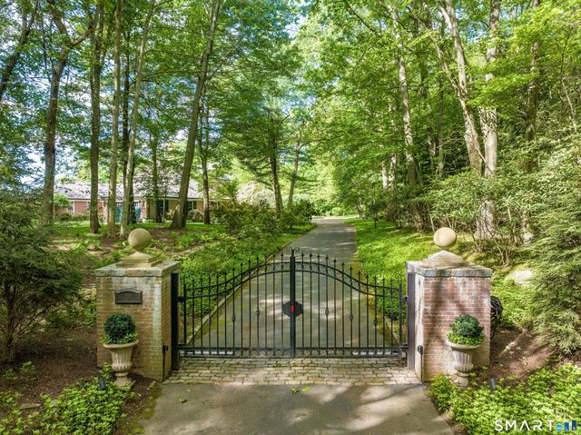 111 Parish Lane, New Canaan, CT 06840
