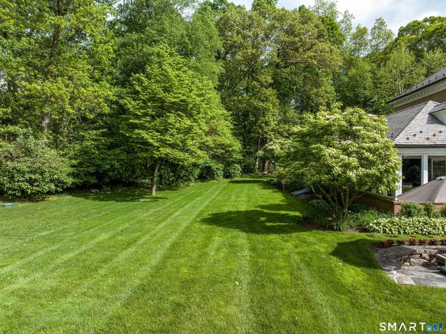 111 Parish Lane, New Canaan, CT 06840