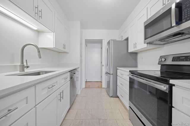 140 Field Point Road 2, Greenwich, CT 06830