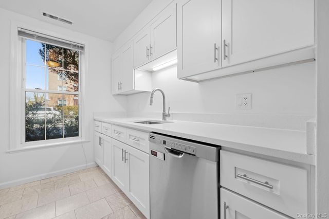 140 Field Point Road 2, Greenwich, CT 06830