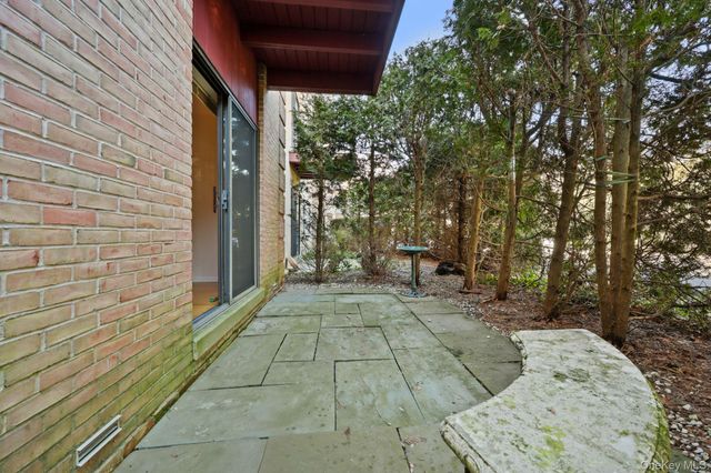 140 Field Point Road 2, Greenwich, CT 06830