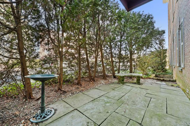 140 Field Point Road 2, Greenwich, CT 06830