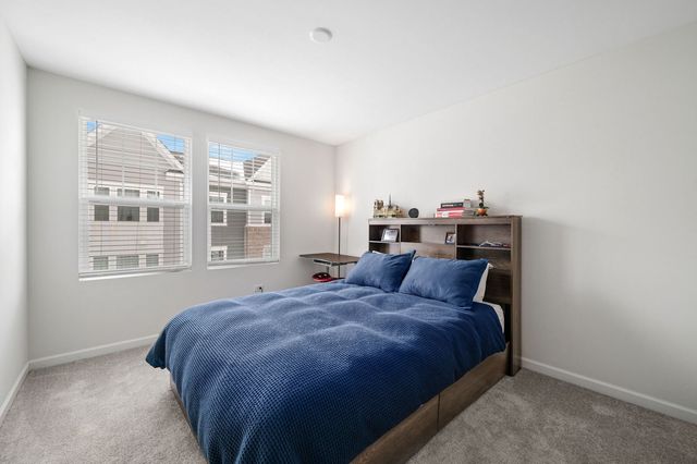 137 Yorktown Court, Libertyville, IL 60048